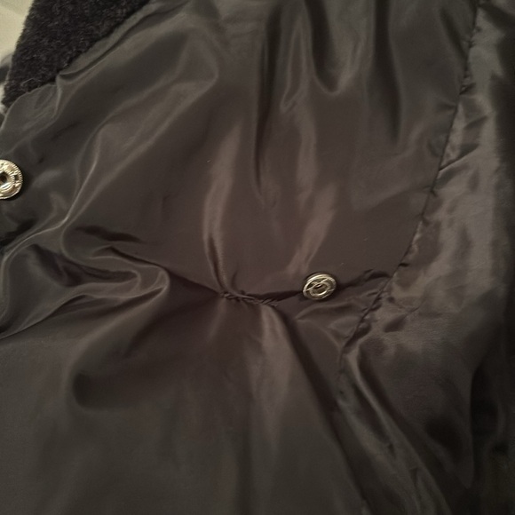 Cute black puffer jacket!! - Picture 3 of 6